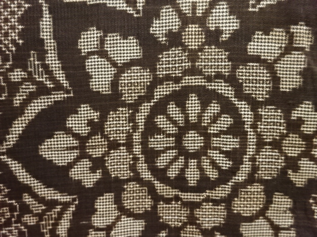 JAPANESE KIMONO / ANTIQUE KIMONO / SILK / DORO OSHIMA TSUMUGI / WOVEN FLORAL CREST